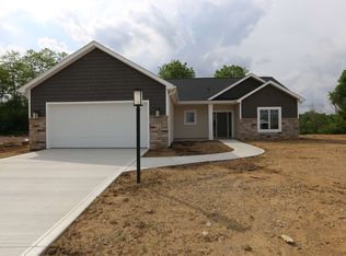 2128 Freestone Pl, Fort Wayne, IN 46748