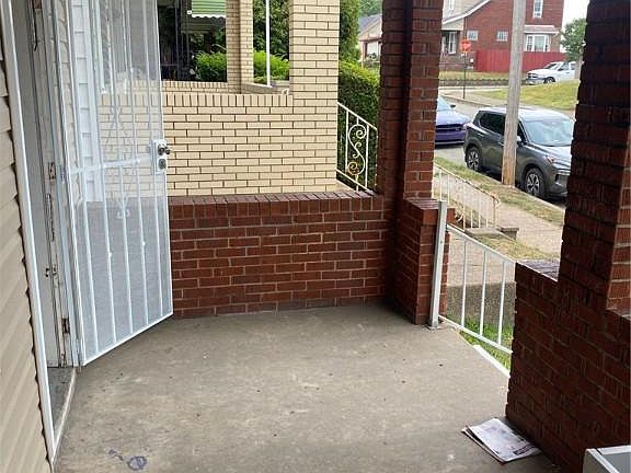 3rd image of 2711 Jenny Lind St