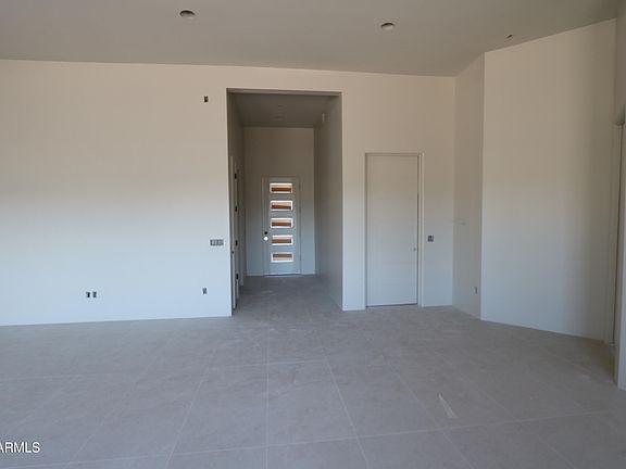 3rd image of 462 W ROUGH RIDER Road