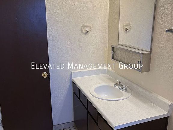 4th image of 1008 Alvarado Dr SE Unit 13