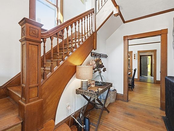 4th image of 168 Drury Ave