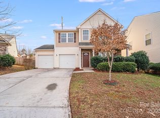 8007 Shadbrush Ct, Charlotte, NC 28215