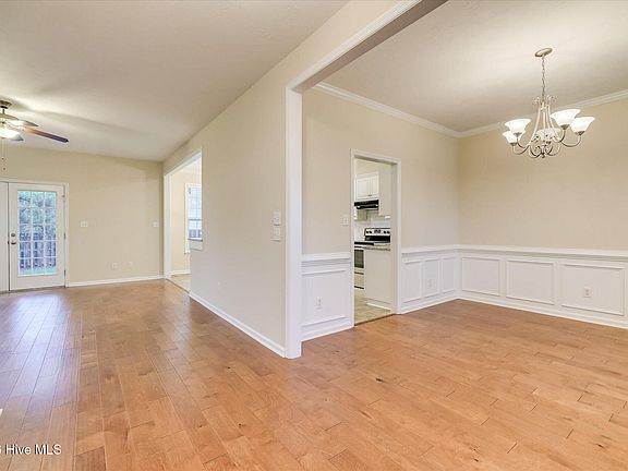 5th image of 1111 Hunters Cove