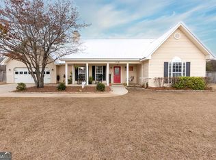 316 Sleepy Ln, Warner Robins, GA 31088