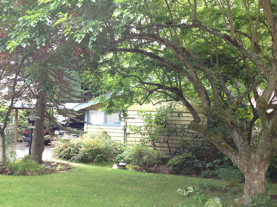 2nd image of 1219 NE 107th St