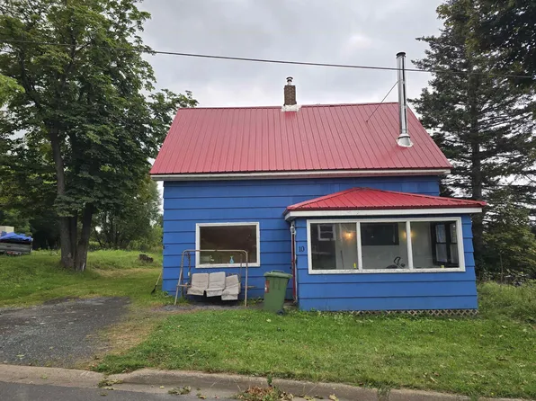 10 Chestnut St, Trenton, NS B0K 1X0