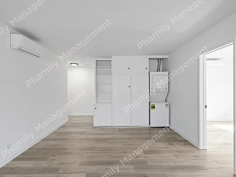 167 S Oak Knoll Ave #5 — Photo 4
