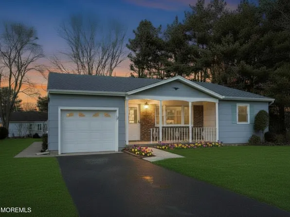 12 Ely Court, Toms River, NJ 08757