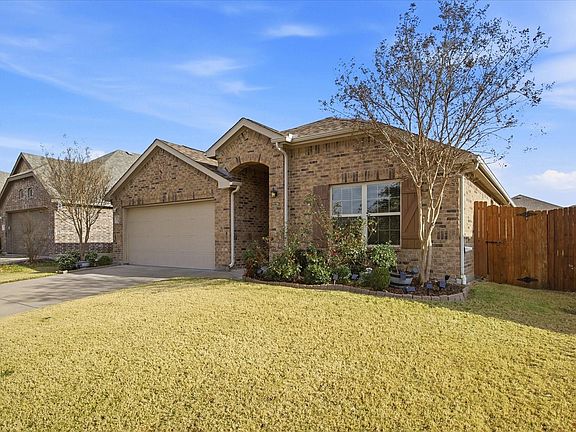 4th image of 2128 Danibelle Dr