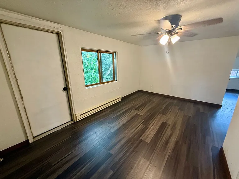 210 N 1st Ave — Photo 9