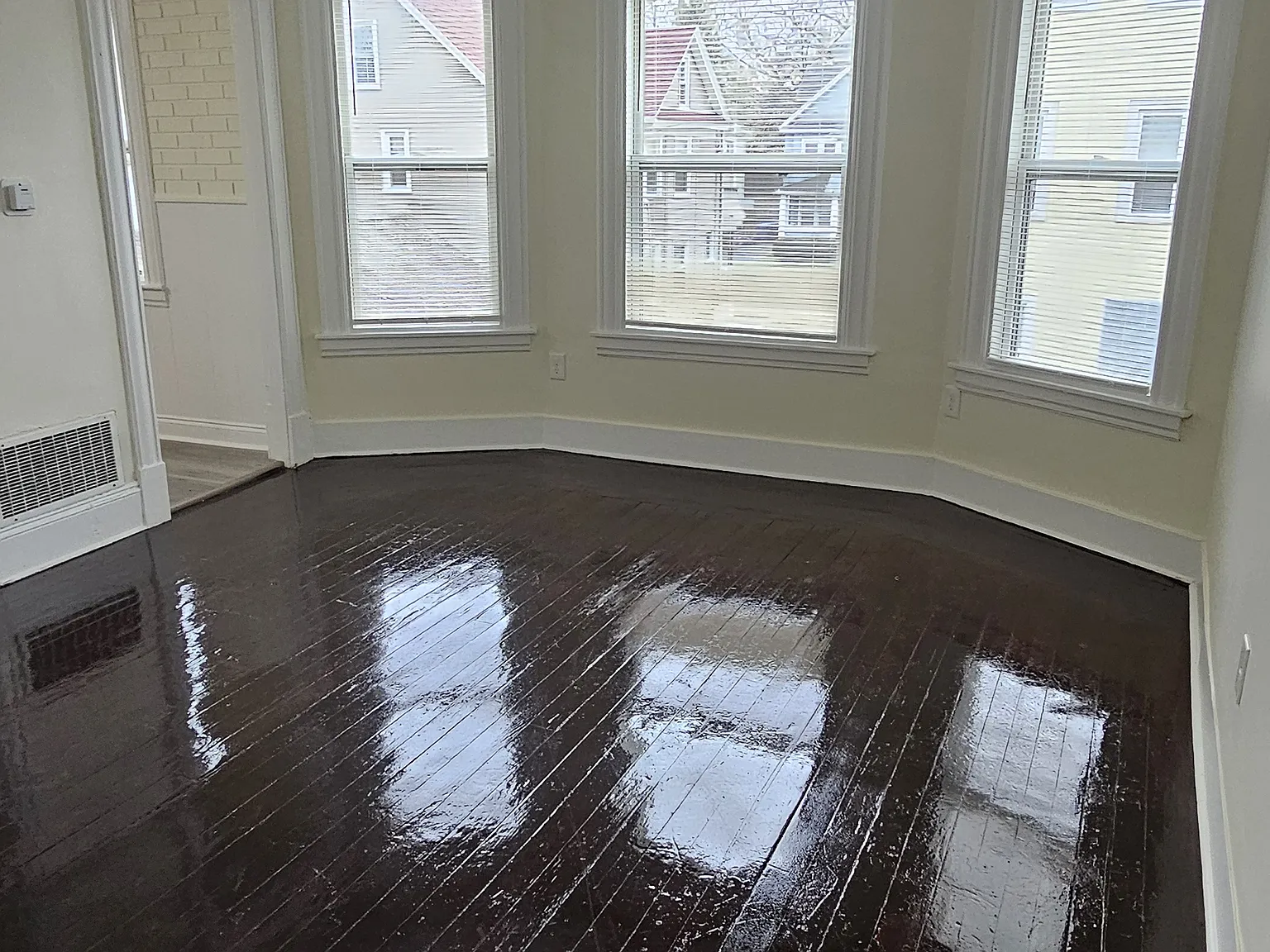 3 bed, 1000 sqft, $1,850 — Photo 4