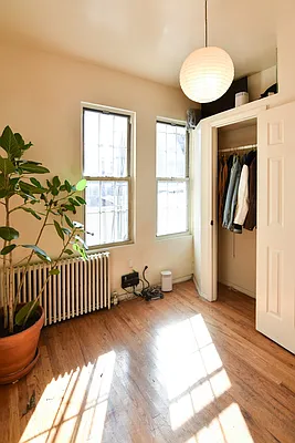 Rented by The Agency | media 12