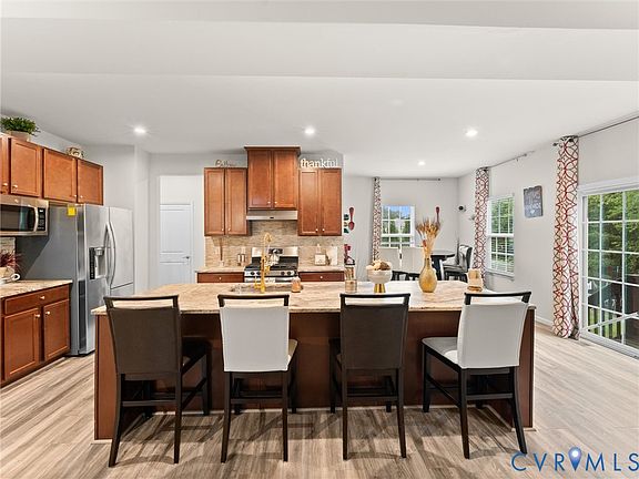 3rd image of 10206 Sandy Ridge Dr