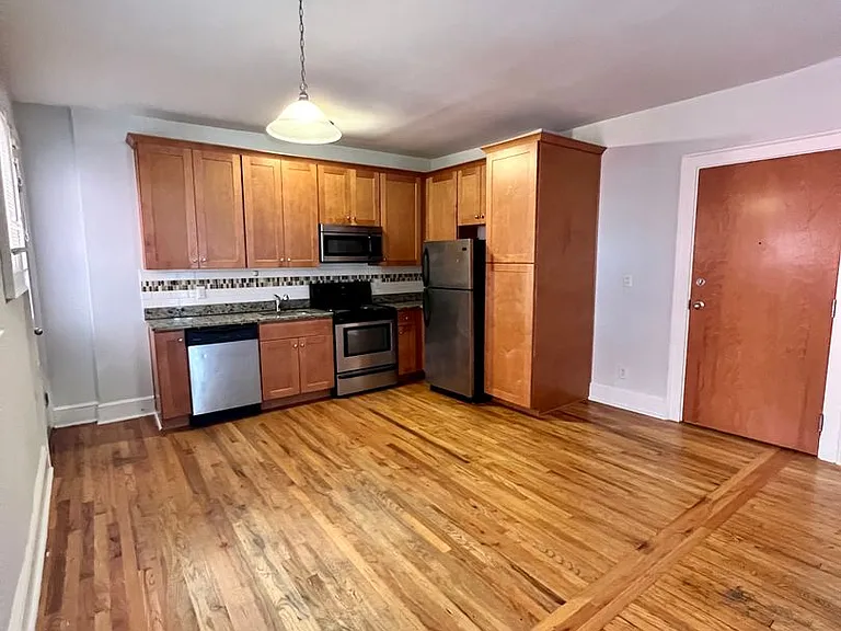 1107 W Grace St — Photo 18