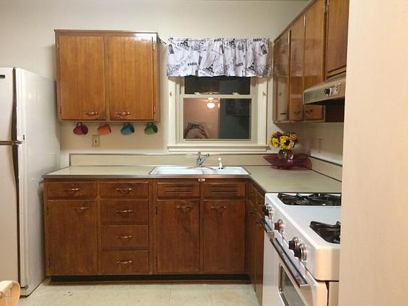 3rd image of 3105 Vogue Ave