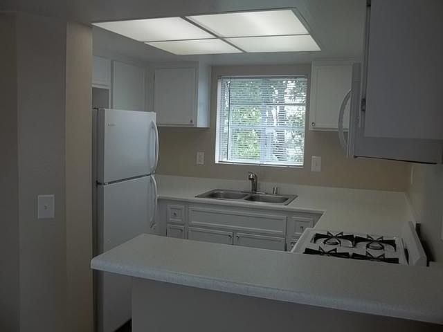 2nd image of 1708 Sea Cliff Way