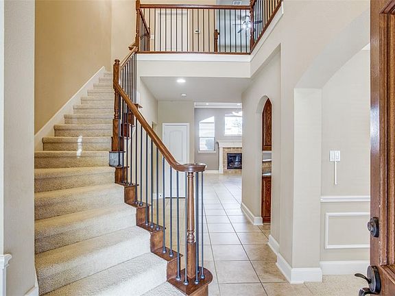3rd image of 943 Pelican Dr