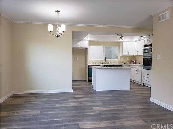 5th image of 1006 E Rosewood Ave