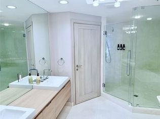 17111 Biscayne Blvd, North Miami Beach, FL 33160