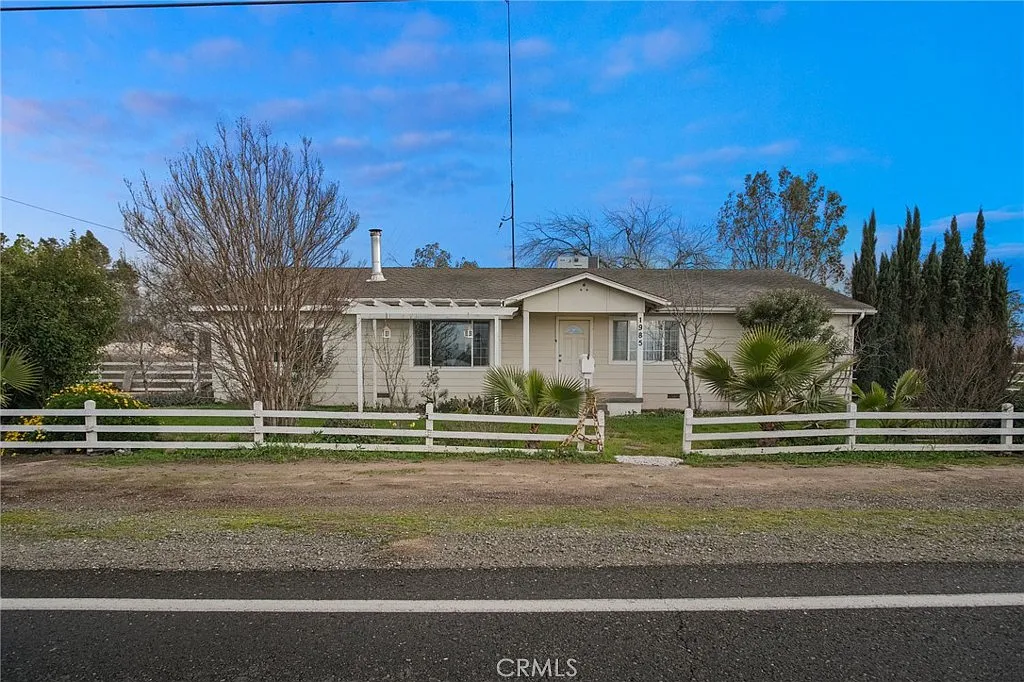 1985 Belcher Ave photo 1
