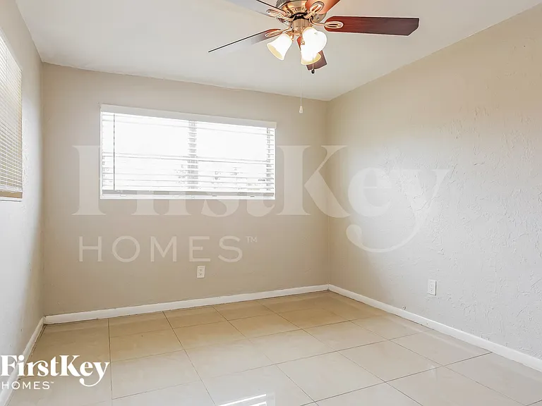 1411 NW 3rd St — Photo 11