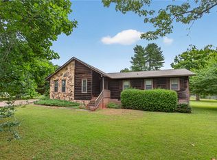 112 Holliday Ln, Pendleton, SC 29670