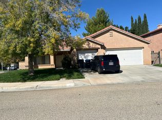 2825 Chaplin Dr, Lancaster, CA 93536