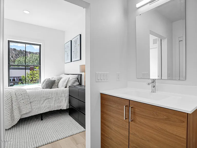 1200 Capitol St #201 — Photo 16