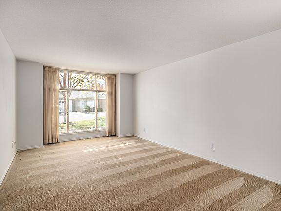 4th image of 615 Glenmeadows Rd #29
