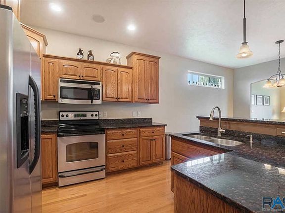 5th image of 2728 E Worcester Pl