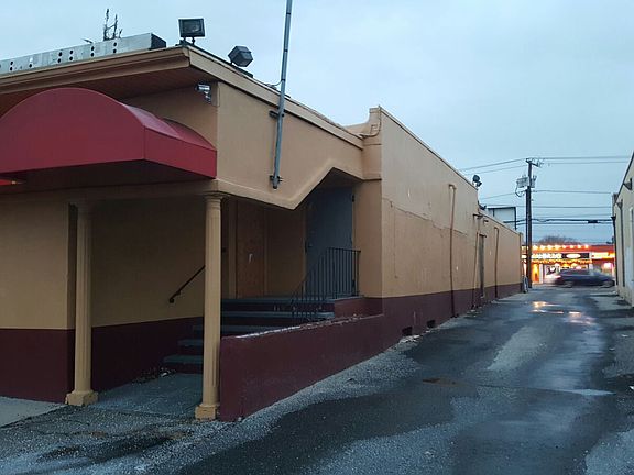 5th image of 2716 Hempstead Tpke