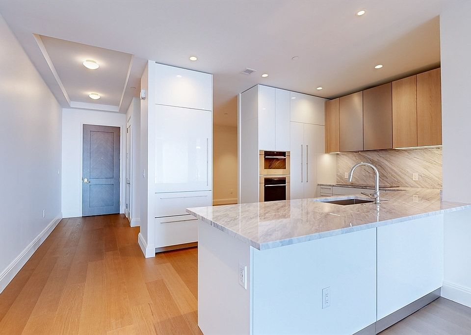 1st image of 240 Devonshire St #4109
