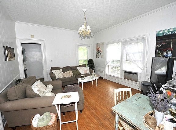 5th image of 133/135 N Brainard St