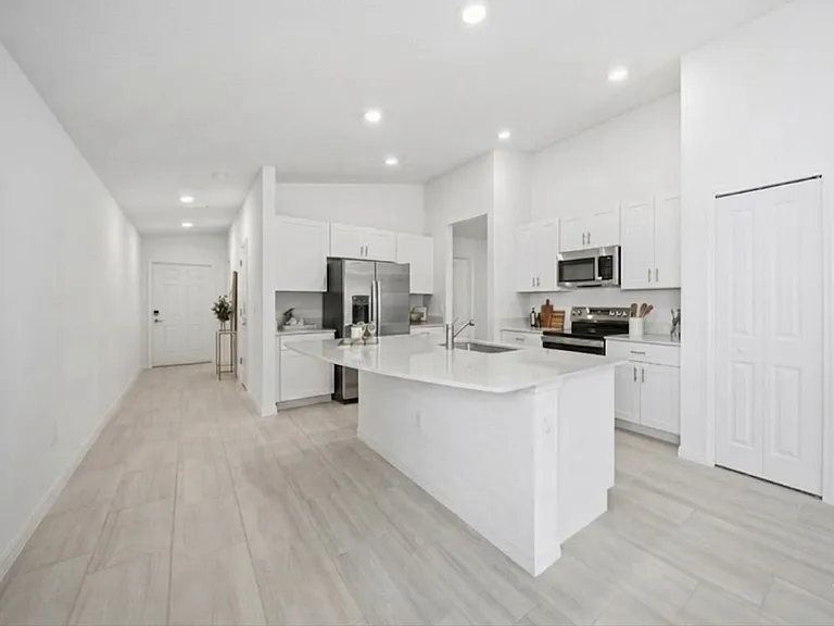 17747 Pleasantview Blvd — Photo 2