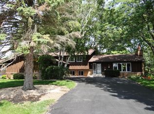 1200 Hialeah Dr, Racine, WI 53402
