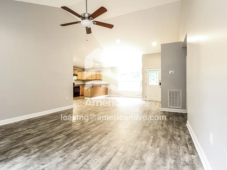 5663_005_living_room_5.jpg