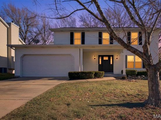 2927 Bromley Dr, O'Fallon, MO 63368