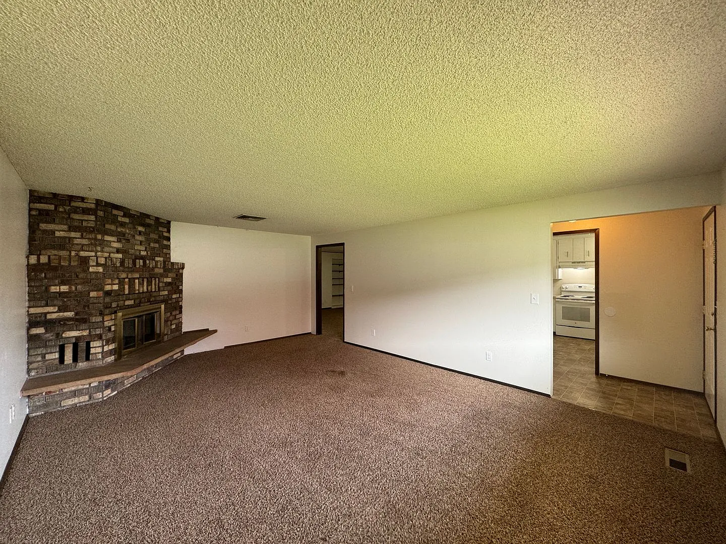 Non-Refundable & Security Deposit Total: $1800.00 — Photo 3