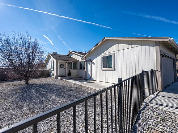 3rd image of 6764 Honeysuckle Ct