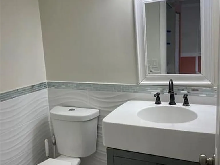 32 Wimbledon Lake Dr #221-8 — Photo 11