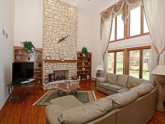 4th image of 9127 Winding Ct