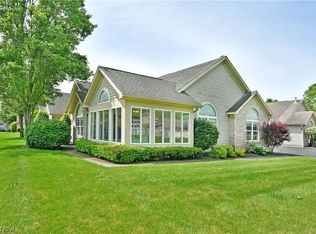 1103 Willow Brook Dr NE, Warren, OH 44483