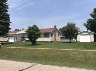 33 Locust Dr, Babbitt, MN 55706