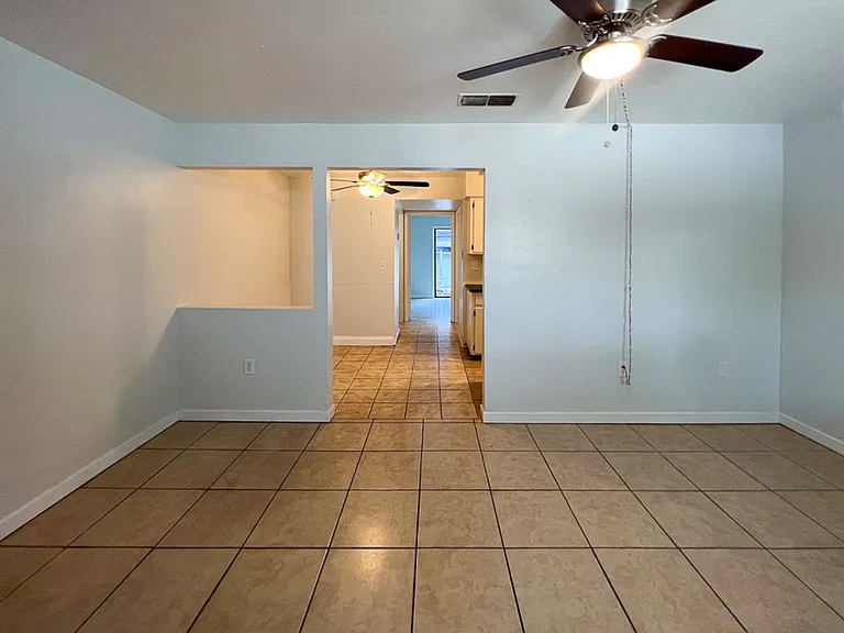 630 SW 67th Ter — Photo 18