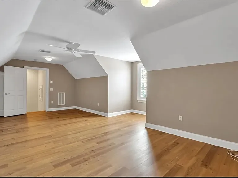 143 Shannon Oaks Dr — Photo 12