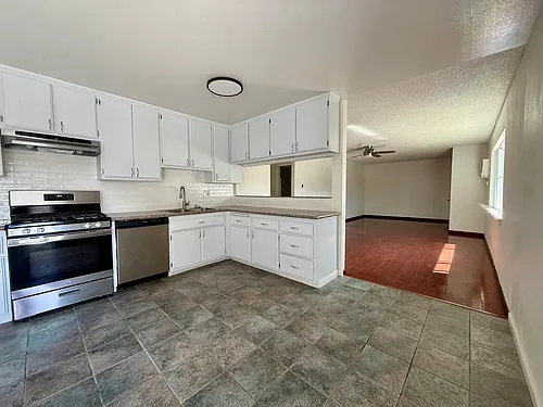 3220 Montrose Ave #B Photo 1