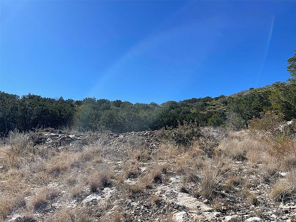 5th image of 305 Walnut Springs Ranch Rd
