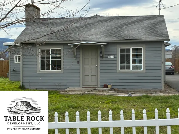 5223 Gebhard Rd, Central Pt, OR 97502