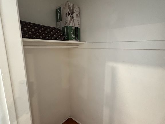 4th image of 3633 Lime Ave #1