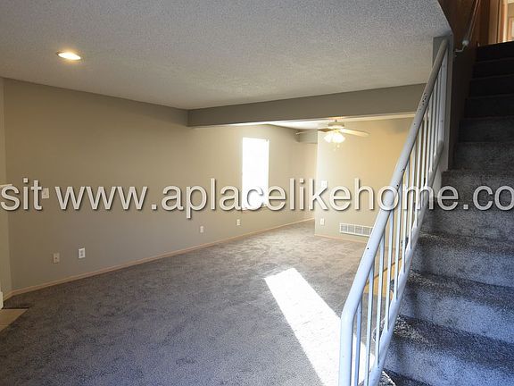 5th image of 201 NE Dogwood St APT A